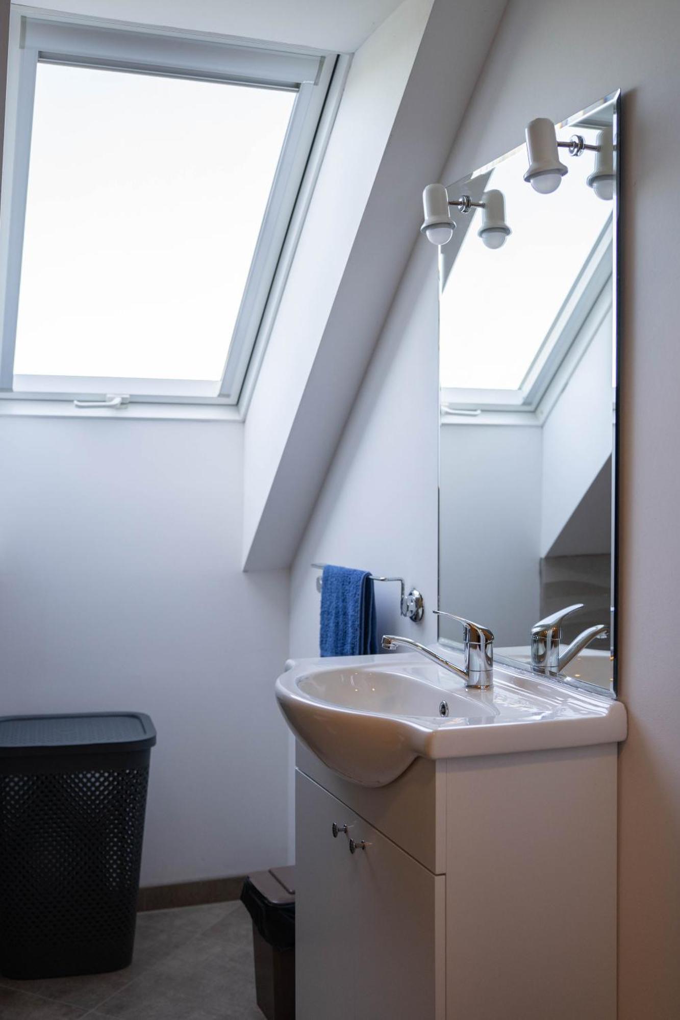 Apartma Sveti Duh Nova Vas  部屋 写真